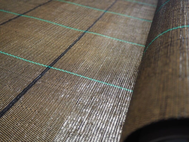 malla antihierba marron